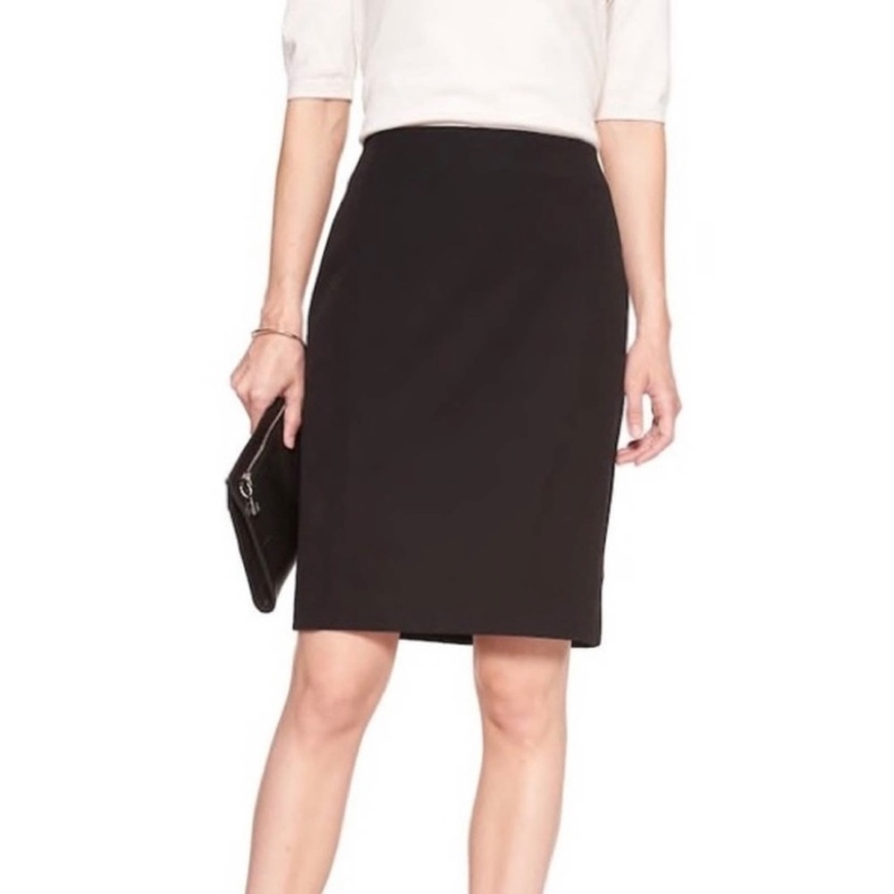 3/$25 🌟 Banana Republic Pencil Skirt